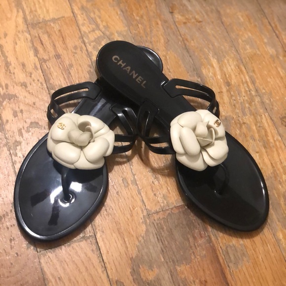 COPY - Chanel thong sandal - Picture 1 of 4